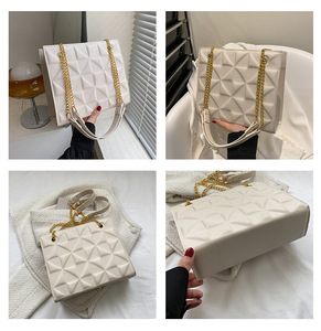 Sac à main fourre-tout à chaîne en cuir de grande capacité pour femmes avec sac sous les bras en treillis de diamant avec fermeture à glissière doublure en polyester PU - Product Image 6