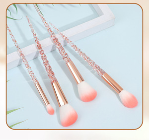 ชุดแปรงแต่งหน้าโลโก้สั่งทำ สีชมพูเขียว ขนแปรงสังเคราะห์วีแกน สำหรับรองพื้น แป้งฝุ่น บลัชออน ชุดเครื่องสำอางแบรนด์ส่วนตัว - Product Image 6