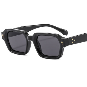 Nuevas Gafas de Sol Infantiles con Marco Cuadrado, Protección UV400, Color Degradado, Estilo Chic - Product Image 2