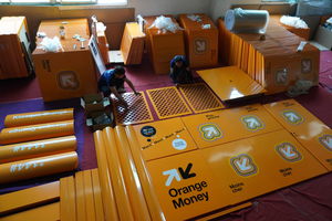 Kiosque métallique de télécommunication pour l'extérieur Cabine de <span class=keywords><strong>recharge</strong></span> préfabriquée <span class=keywords><strong>en</strong></span> acier Design moderne Garantie de 5 ans Marque FLOWVISUAL pour les magasins d'Afrique - Product Image 5