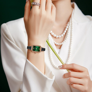 Montre-bracelet à quartz pour femmes, mode, silicone avec boîtier carré en alliage, épaisseur de 6 mm, cadran en verre - Product Image 3