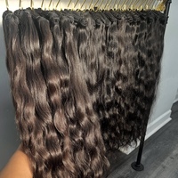 Grossiste de mèches de cheveux humains bruts non traités, à cuticules intactes et alignées, bouclés birmans, à ondulations naturelles vietnamiennes, et bruts indiens