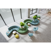 Ensemble de canapés modulaires incurvés personnalisables en tissu moderne de qualité supérieure, multicolores, pour hall commercial, centre commercial, espace de repos