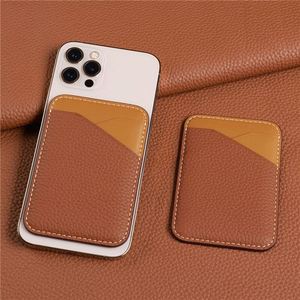 กระเป๋าใส่บัตรหนังสองสีแบบพรีเมียมสำหรับ MagSafe iPhone ดีไซน์เรียบหรู ลาย Pebble Grain พร้อมสติ๊กเกอร์ติดบัตรแบบกำหนดเองได้ - Product Image 1