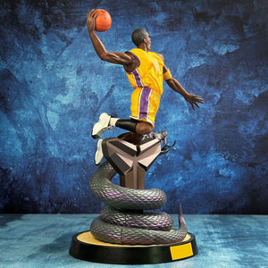SY Action Figure di <span class=keywords><strong>Kobe</strong></span> <span class=keywords><strong>Bryant</strong></span> da 38 cm N.8 Black Mamba Stella del Basket Ornamento da Collezione Ideale per Fan - Product Image 3