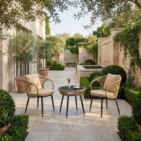 Ensemble de chaises de balcon et de terrasse en rotin PE pour hôtel, maison d'hôtes, loisirs, avec petites tables basses