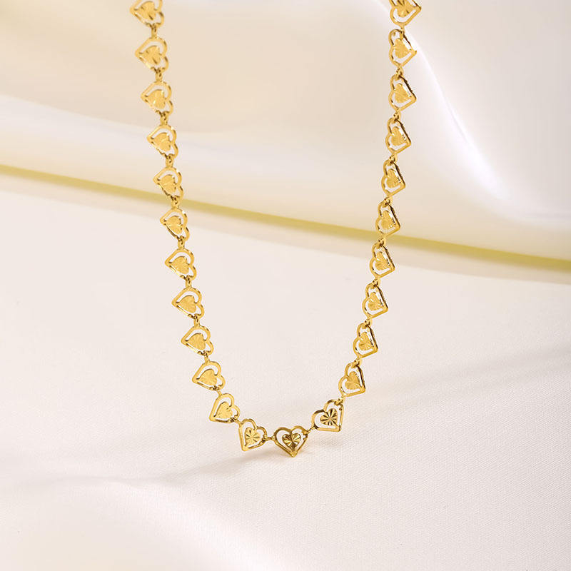 Heart Embossed Chain Necklace Gold