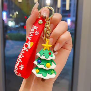 Venta al por mayor personalizado lindo dibujo animado 3D goma PVC árbol de Navidad llavero - Product Image 1