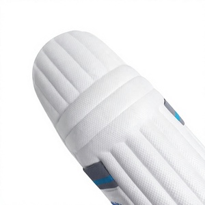 Protège-tibias de cricket professionnels légers, absorbant les chocs, durables, confortables, respirants, avec sangles Velcro ajustables - Product Image 6