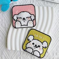 Écusson de broderie en gros Écussons de broderie de lettre de fleur de dessin animé de vêtement Écussons brodés thermocollants