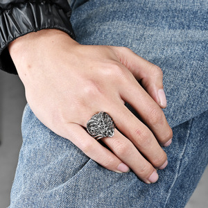 แหวนรูปหัวแกะสำหรับผู้ชาย โลหะผสมสังกะสี สีทอง สีดำ สีเหล็ก เครื่องประดับสำหรับงานปาร์ตี้ - Product Image 4