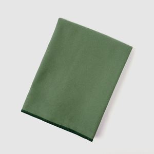 ผ้าเช็ดตัวไมโครไฟเบอร์สีพื้น น้ำหนักเบา แห้งเร็ว ระบายความร้อน สำหรับตกปลาและเล่นกีฬา พร้อมปักโลโก้ตามสั่ง - Product Image 5