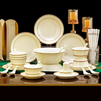Service de table en gros pour 12 personnes, vaisselle de luxe en céramique européenne, cuisine moderne, table à manger avec bordure dorée