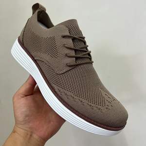 Chaussures et chaussettes de sport décontractées personnalisées pour hommes avec tissu en maille Chaussures décontractées légères à la mode et à la mode - Product Image 3