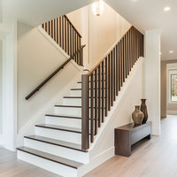 Escalier intérieur moderne de luxe en métal, design personnalisé à monopoutre droite