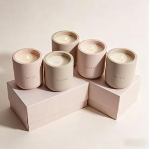 Bougie aromatique en cire de soja Ascendia, design minimaliste, parfum floral, décoration d'intérieur, forme cylindrique - Product Image 1