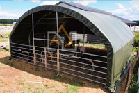 Seepoem Abri mobile économique pour chevaux en acier galvanisé et polybois, facile à installer, pour extérieur, avec toit coulissant/balançoire
