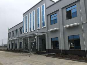 Bâtiments <span class=keywords><strong>de</strong></span> structure métallique <span class=keywords><strong>de</strong></span> conception moderne d'exportation, appropriés aux bureaux, aux garages, aux hangars, aux supermarchés, aux écoles, aux magasins, etc. - Product Image 4