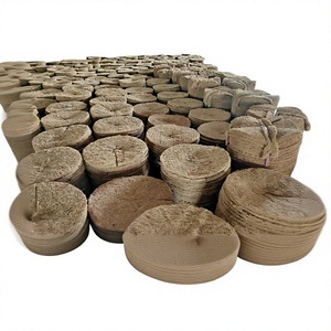 Tapete Redondo de Fibra de Coco Natural Marrón Vigifarm Iris con Orificio Central para Cubrir la Tierra de las Plantas en Maceta - Product Image 1