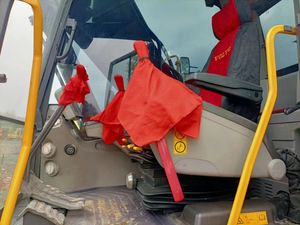 Excavadora hidráulica Volvo EC200D de segunda mano a bajo precio, componentes de núcleo originales, bomba de motor, engranaje de Motor PLC, ¡a la venta! - Product Image 5