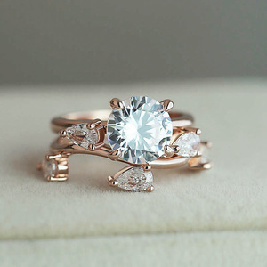 Anello creativo a forma di foglia per donna, design con intarsi scintillanti, gioielli eleganti e alla moda - Product Image 2