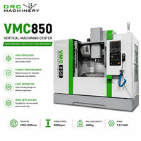 Centre d'usinage vertical CNC VMC850, machine CNC à haute finition de surface pour l'usinage des cavités de moules