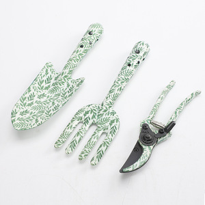 Nouvelle arrivée 3 pièces d'<span class=keywords><strong>outils</strong></span> <span class=keywords><strong>de</strong></span> jardinage floraux pour femmes ensemble d'<span class=keywords><strong>outils</strong></span> <span class=keywords><strong>de</strong></span> jardinage avec belle impression et poignées <span class=keywords><strong>de</strong></span> conception ergonomiques - Product Image 2