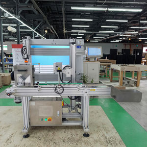Machine de marquage laser UV automatique à refroidissement par eau, système d'alimentation automatique haute vitesse pour la gravure de codes de date sur crayons à sourcils cosmétiques - Product Image 3