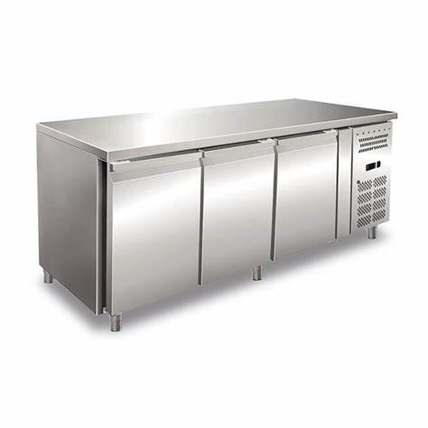339L Three Door Platform Refrigerator SNACK3100 Series Commercial Refrigerator Customized Style Ventilated Chilling Counter