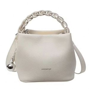 Bolsos de Hombro de Lujo para Mujer al por Mayor, Bolso Tipo Cubo Moderno de PU, Portátil e Impermeable - Product Image 5