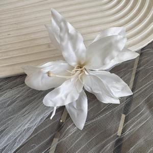 Épingles à cheveux en fleurs de lys artificielles Jinxi, fleurs en soie, accessoires de photographie de mariage en extérieur, décorations pour la maison - Product Image 3