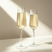 Verres à vin mousseux élégants à rayures verticales, sans plomb, 260 ml, en verre optique transparent, à pied faceté