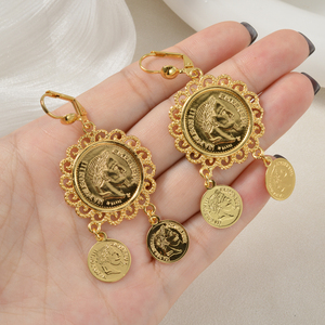 Boucles d'oreilles tendance pour femme en cuivre lisse, durables, élégantes, superposées, ornées de pièces de monnaie Napoléon de la Cour Française, compactes, brillantes et intemporelles - Product Image 3