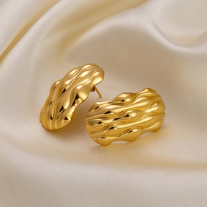 Pendientes de Moda Retro con Diseño de Onda, Chapados en Oro de 18K, de Acero de Titanio, para Mujer, Joyería para Fiestas - Product Image 2