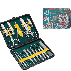 Estuche de cuero con patrón de <span class=keywords><strong>León</strong></span> profesional Juego de <span class=keywords><strong>manicura</strong></span> y pedicura Cortaúñas de acero inoxidable y herramientas de cuidado personal - Product Image 1