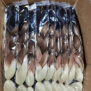 <span class=keywords><strong>Treccine</strong></span> Sintetiche Jumbo da 24 Pollici, <span class=keywords><strong>Colorate</strong></span> e Spesse, in Fibra Resistente alle Alte Temperature, Extension per Capelli Stile Yaki Naturale per Donne - Product Image 6