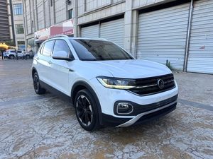 Offre Spéciale Voiture d'Occasion 2020 <span class=keywords><strong>Volkswagen</strong></span> <span class=keywords><strong>T</strong></span>-<span class=keywords><strong>Cross</strong></span> 1.4T 280TSI Essence 5 Portes 5 Places SUV d'Occasion Taille Moyenne Version Haut de Gamme - Product Image 3