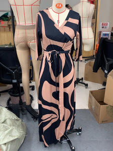 2024 automne à la mode femmes imprimé décontracté col en v <span class=keywords><strong>Maxi</strong></span> robe élégante à lacets naturel lavable écologique longue robe élégante - Product Image 6