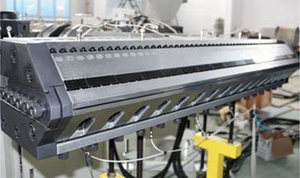 Acemien Teja Plastics Pvc Colonial De Teja Plastico Tuile Roms émaillée synthétique Ligne de production de Tuiles espagnoles Machine de fabrication de Tuiles - Product Image 4