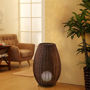 Lampadaire d'extérieur étanche IP65 en rotin tressé à la main, vente en gros d'usine, pour mariages, fêtes et jardins - Product Image 1