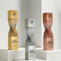 Nouveau trophée en résine à colonne torsadée or rose, récompense commémorative personnalisée pour la cérémonie annuelle de l'entreprise