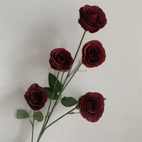 B-1265 Vente en gros de fleurs artificielles pour la décoration du salon et de la salle à manger, fleurs rouges à longues tiges, arrangements de roses en soie, petites roses