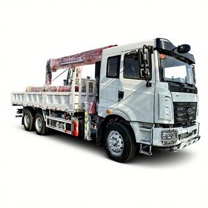 Grúa sobre Camión Hualing 6*4 con Chasis Euro 5 para Exportación, 8T, Pluma de 5 Secciones, para Trabajos de Infraestructura, Elevación de Puentes y Tránsito - Product Image 1