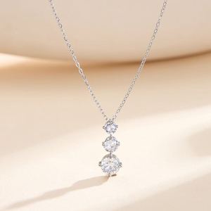 <span class=keywords><strong>ThreeStone</strong></span> Trilogy Zirkon-Anhänger-Halskette, trendige, mit 304 Edelstahl eingelegte, hypoallergene Gliederkette für Damen, Hochzeitsschmuck - Product Image 2