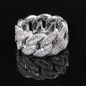 Bague baguette tendance en moissanite VVS, plaqué or, argent sterling 925, passe le testeur de diamant, certificat GRA, en stock, expédition immédiate. - Product Image 5