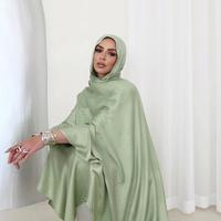 Hijab en modal couleur unie infusé de soie lourde, design classique, essentiel de la garde-robe pour les femmes musulmanes