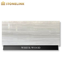 Grande dalle de marbre blanc poli, pierre naturelle avec veinage bois, pour décoration intérieure, comptoir, panneau mural
