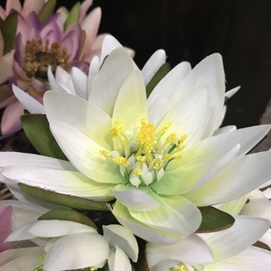 L237 MSH vendita calda <span class=keywords><strong>di</strong></span> alta qualità vero tocco fiori artificiali colorati fiori <span class=keywords><strong>di</strong></span> giglio d'acqua <span class=keywords><strong>di</strong></span> lusso per la decorazione domestica - Product Image 3