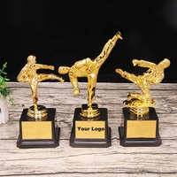 Prix en plastique Mini Champions League Danse Enfants Trophée Fabricant En Gros Petits Sports Métal Sports Coupe Europe Personnalisé