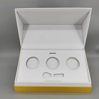 Boîtes d'emballage cadeau pour bougies en papier couché de luxe faites à la main avec logo OEM CZ, forme personnalisée, revêtement UV, doublure en éponge/satin, finition mate